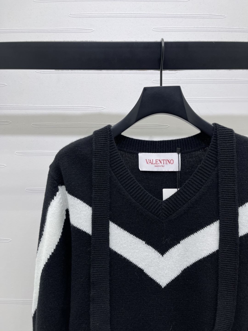Va1e*ntin0 sweater